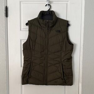 The North Face 560 Dark Green Quilted Vest